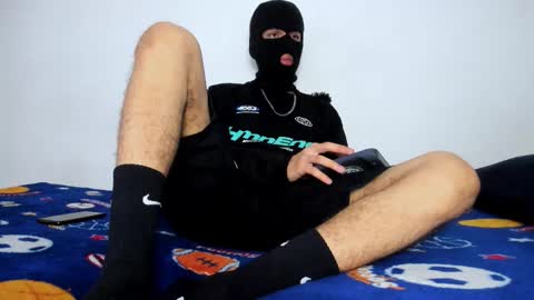 Snapshot of samuel_suarez chatting on 11.02.25 online show from 11.02.25