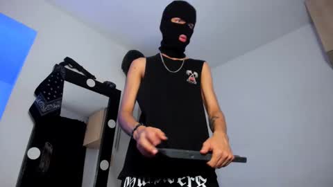 Snapshot of samuel_suarez chatting on 11.04.25 online show from 11.04.25