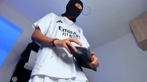 Snapshot of samuel_suarez chatting on 11.10.25 online show from 11.10.25