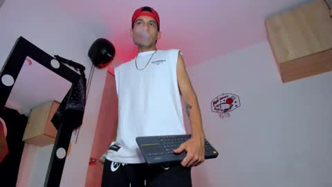 Snapshot of samuel_suarez chatting on 01.08.26 online show from 01.08.26