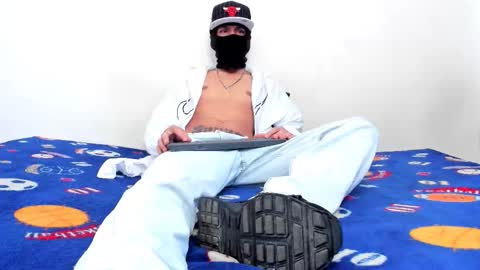   online show from 03.05.26