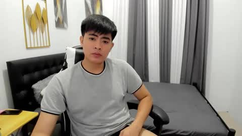 Snapshot of samuelangelo chatting on 05.08.26 Sam online show from 05.08.26
