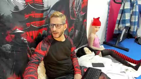 Snapshot of samuraijiu1 chatting on 12.21.25 Samuraijiu online show from 12.21.25