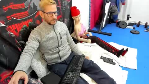 Snapshot of samuraijiu1 chatting on 12.23.25 Samuraijiu online show from 12.23.25