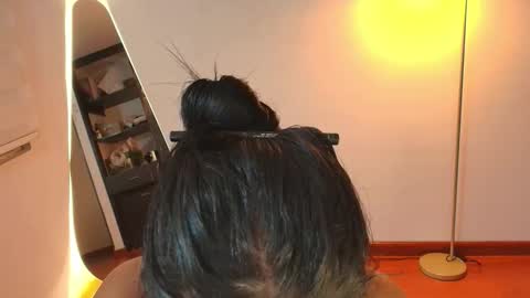 Hello I am absent due to a family calamity I will return soon-hola estoy ausente por un problema familiar volvere pronto. online show from 09.24.25