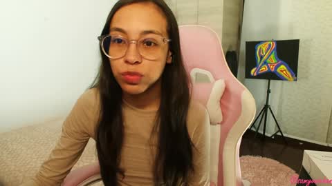 Snapshot of samyonichan chatting on 12.17.24 Special show on 17 december and 23 UwU online show from 12.17.24