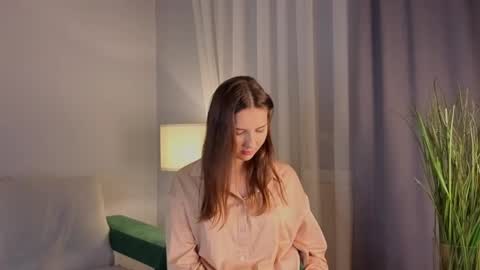 Isabel but you can call me Bella online show from 11.18.25