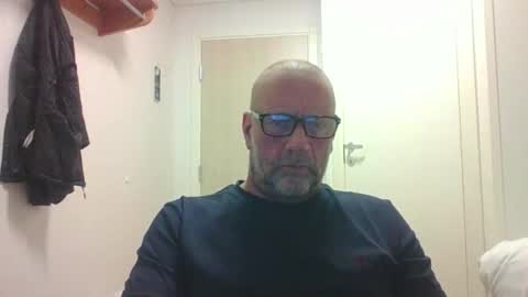 sandnesrune523 online show from 02.18.26