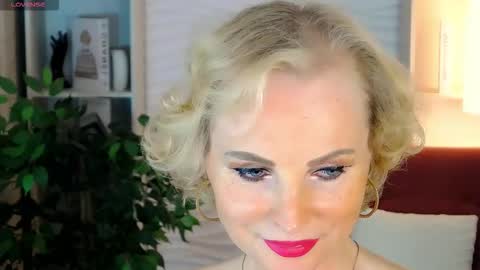 Sandra online show from 09.14.25