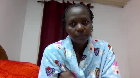 Snapshot of sandra_milly chatting on 05.28.26 sandra online show from 05.28.26