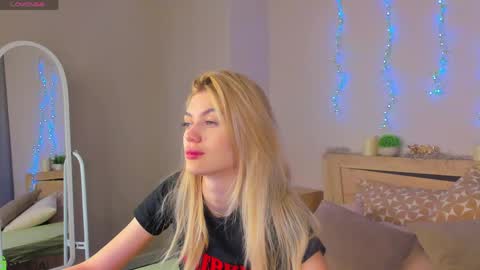 Snapshot of sandraa_anderson chatting on 05.17.26 sandraa_anderson online show from 05.17.26