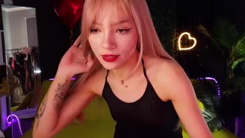 Snapshot of sandraboyl chatting on 03.02.25 Sandy online show from 03.02.25