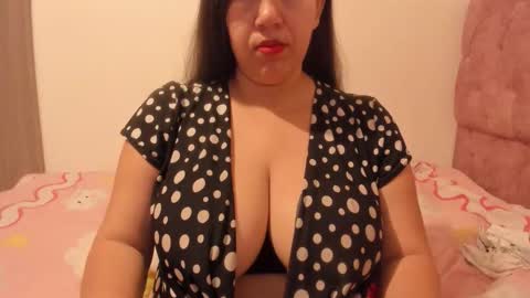 Snapshot of sandraclarkx69 chatting on 05.25.26 sandraclarkx69 online show from 05.25.26