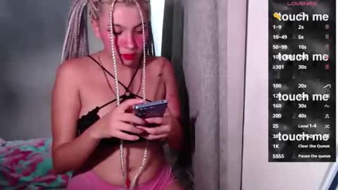 sandy_straw online show from 11.23.25