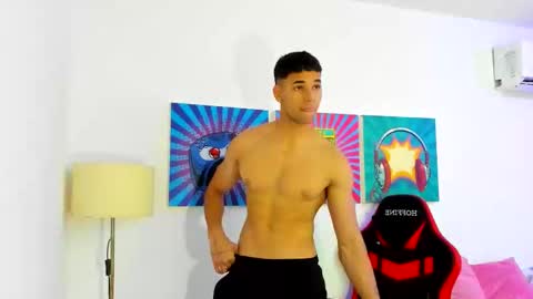 Snapshot of santana_maximo chatting on 02.25.26 Maximo Santana online show from 02.25.26