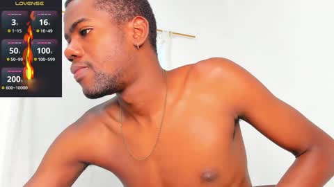 Snapshot of santi_brown1 chatting on 01.30.25 Santibrown online show from 01.30.25