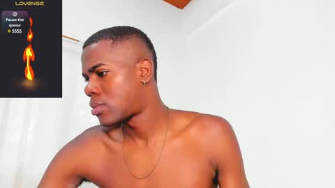 Snapshot of santi_brown1 chatting on 03.09.25 Santibrown online show from 03.09.25