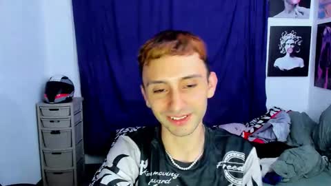 Snapshot of santi_mateo chatting on 02.01.26 Santi online show from 02.01.26