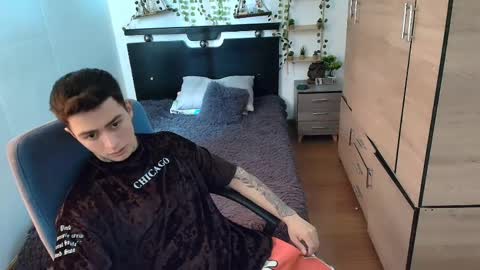 Snapshot of santi_ss chatting on 05.19.26 santi_ss online show from 05.19.26