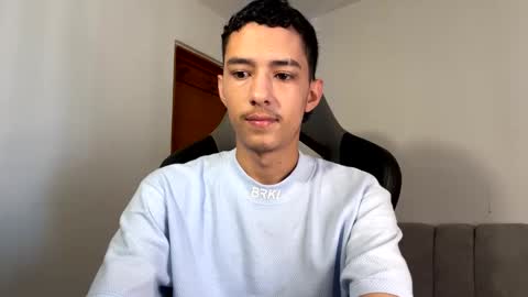 santi_twink19 online show from 01.07.25