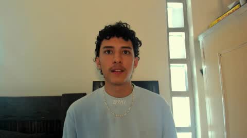 santi_twink19 online show from 10.07.25