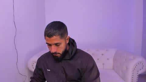 Snapshot of santiago_huntt chatting on 12.27.24 santiago_huntt online show from 12.27.24