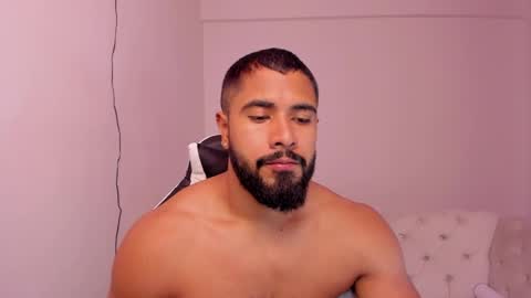 Snapshot of santiago_huntt chatting on 02.19.25 santiago_huntt online show from 02.19.25