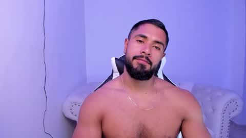 Snapshot of santiago_huntt chatting on 03.10.25 santiago_huntt online show from 03.10.25