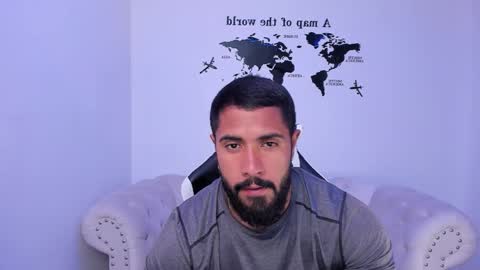 Snapshot of santiago_huntt chatting on 10.02.25 santiago_huntt online show from 10.02.25