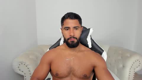 Snapshot of santiago_huntt chatting on 01.06.26 santiago_huntt online show from 01.06.26