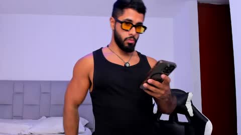 santiago_huntt online show from 04.16.26