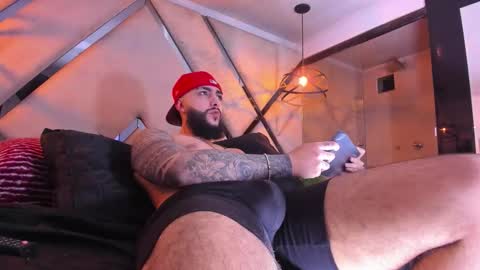 Snapshot of santiagohincapiie chatting on 02.24.26 Santiago Hincapiie online show from 02.24.26