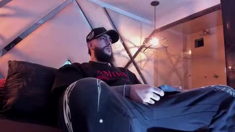 Snapshot of santiagohincapiie chatting on 03.01.26 Santiago Hincapiie online show from 03.01.26