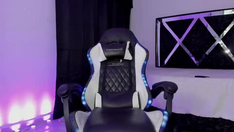 Santi Reyes online show from 12.18.24