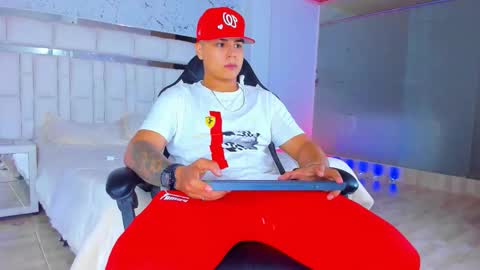 Santi Reyes online show from 11.28.25