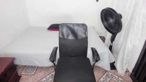 Julius Novachrono  online show from 01.04.25