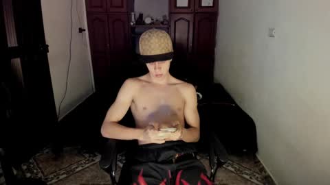 Julius Novachrono  online show from 03.05.25