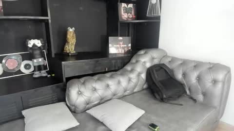 Julius Novachrono  online show from 10.05.25