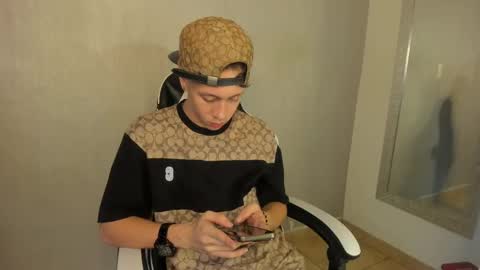 Julius Novachrono  online show from 10.08.25