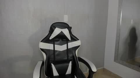 Julius Novachrono  online show from 10.21.25