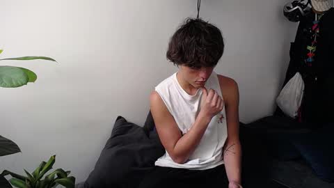 Santii online show from 02.24.25