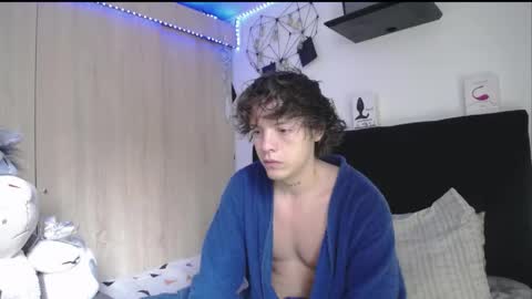 Snapshot of santii_rose chatting on 04.21.26 Santii online show from 04.21.26
