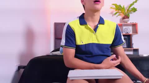 Snapshot of santilux_ chatting on 06.22.26 SantiLux online show from 06.22.26