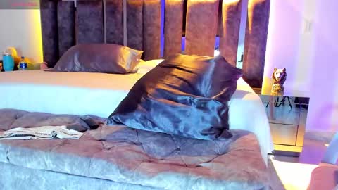 Santiago Seans online show from 03.10.25