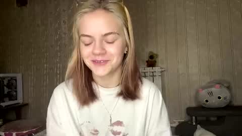 Snapshot of santinalabonne chatting on 06.22.26 Rina online show from 06.22.26