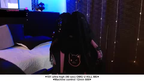 Liah Santos online show from 10.21.25