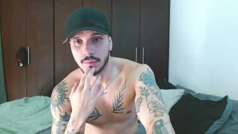 Snapshot of santti_torres chatting on 06.28.26 Santy Torres online show from 06.28.26