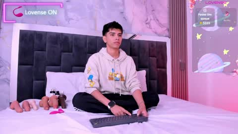 Santiago Carrington online show from 03.30.26