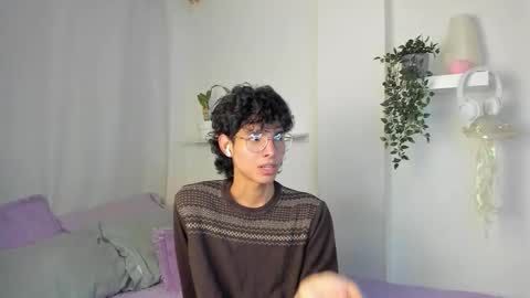 Snapshot of santy_kitty chatting on 02.17.26 kitty online show from 02.17.26