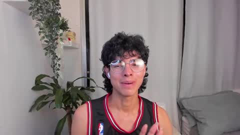 Snapshot of santy_kitty chatting on 02.19.26 kitty online show from 02.19.26